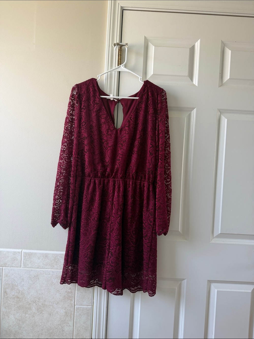Womens Burgundy Lace Long-Sleeve romper